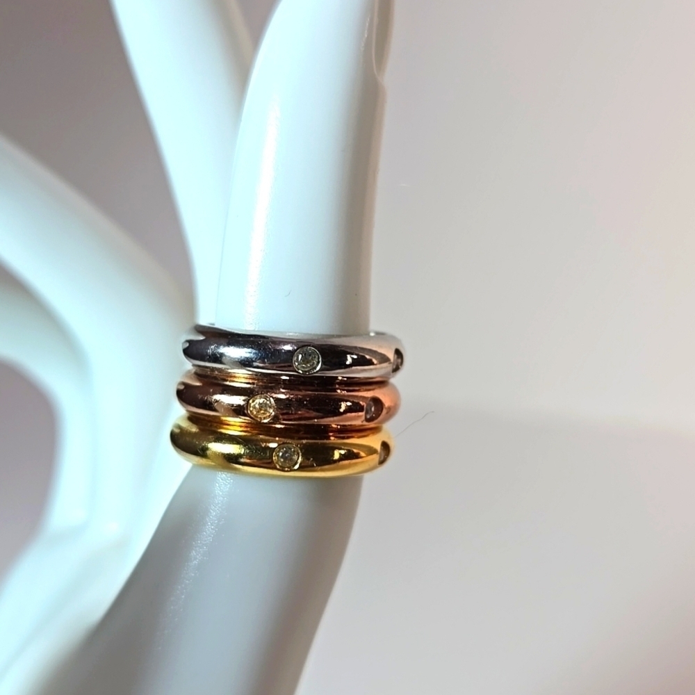 Avon NWOT Set-of-Three Elegant Tri-Color Stacking Rings Crystals Sz 5